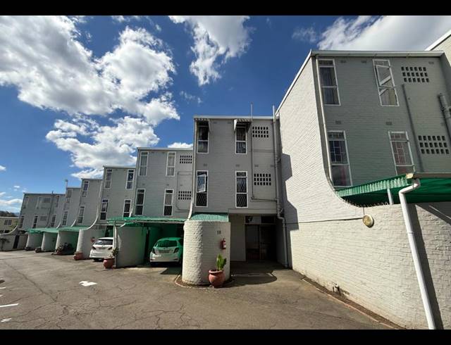 4 BEDROOM TOWNHOUSE FOR SALE IN PELHAM